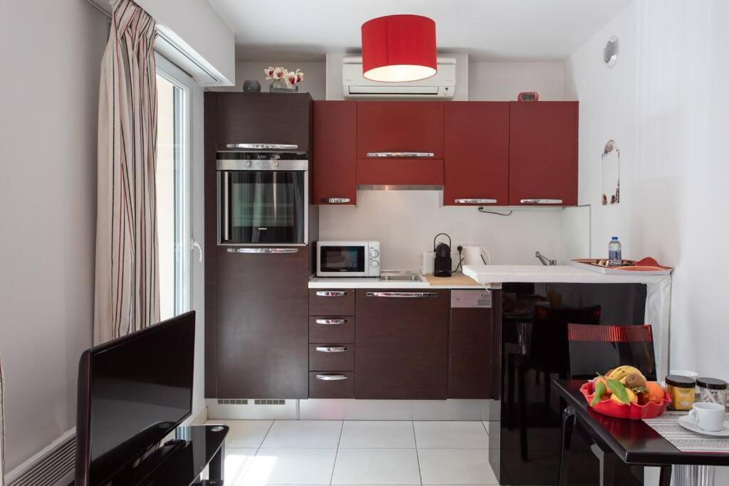 Apartamento L18 Central Pakring Terrace Ac 10Mins Walk To Beaches Niza Exterior foto